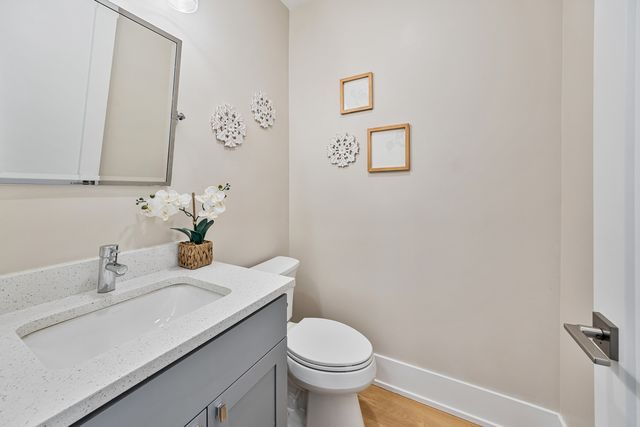 2438 N Western Avenue 1, Chicago, IL 60647