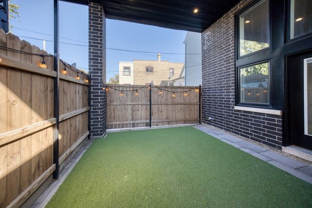 2438 N Western Avenue 1, Chicago, IL 60647