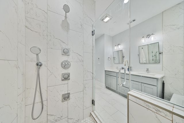 2438 N Western Avenue 1, Chicago, IL 60647