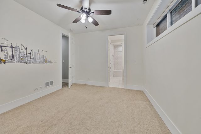 2438 N Western Avenue 1, Chicago, IL 60647