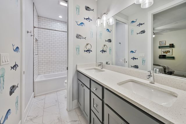2438 N Western Avenue 1, Chicago, IL 60647