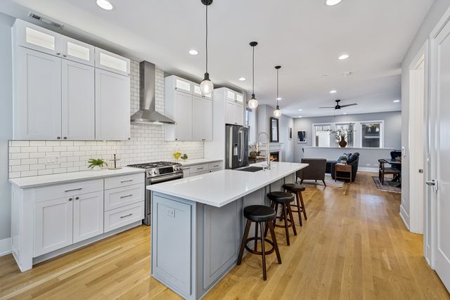2438 N Western Avenue 1, Chicago, IL 60647