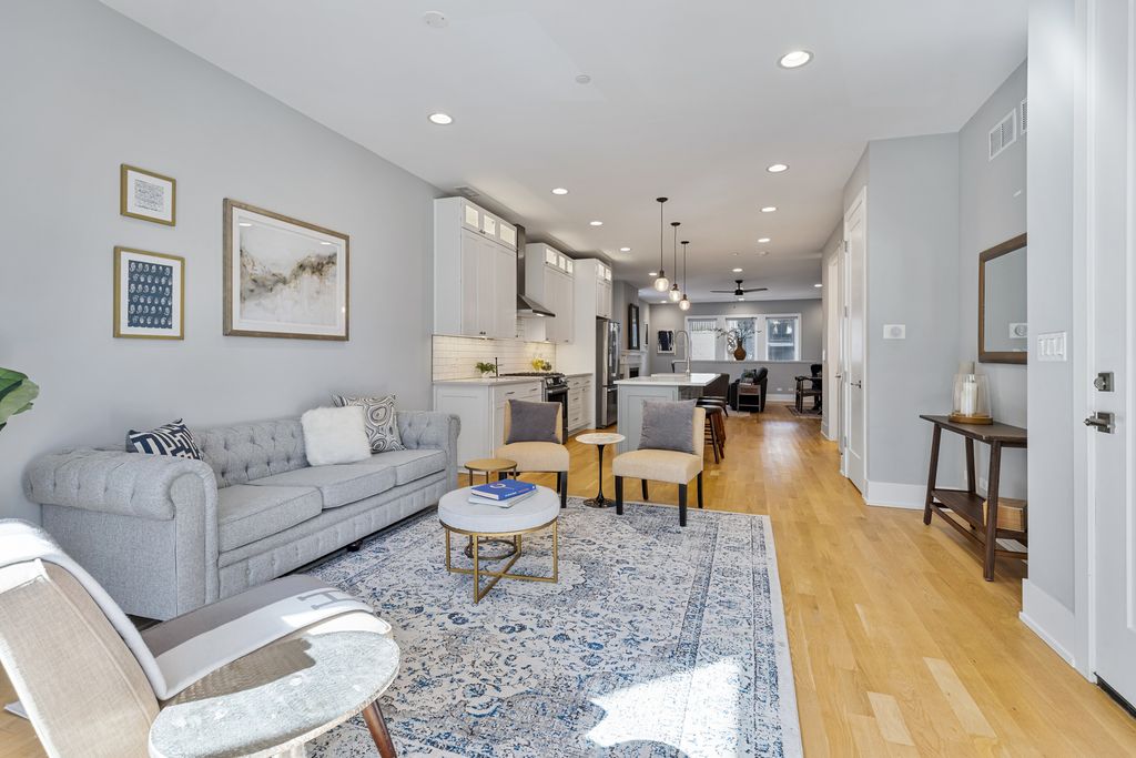 2438 N Western Avenue 1, Chicago, IL 60647 — photo 2