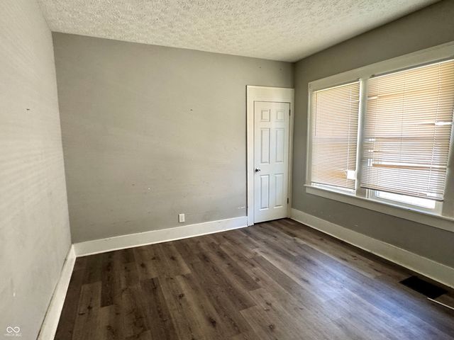 4814 E New York Street, Indianapolis, IN 46201