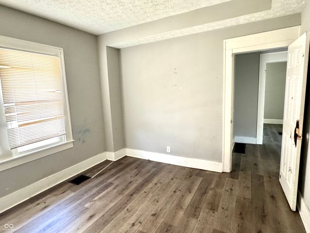 4814 E New York Street, Indianapolis, IN 46201