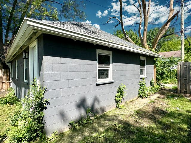 4814 E New York Street, Indianapolis, IN 46201