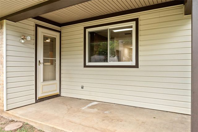 329 Stratford Drive, Hurst, TX 76054