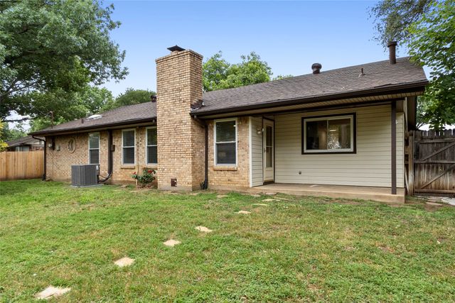 329 Stratford Drive, Hurst, TX 76054