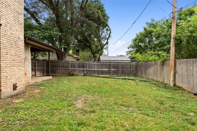 329 Stratford Drive, Hurst, TX 76054