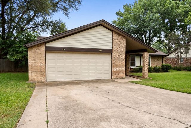 329 Stratford Drive, Hurst, TX 76054