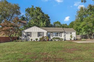 526 Inwood Dr, Nashville, TN 37211
