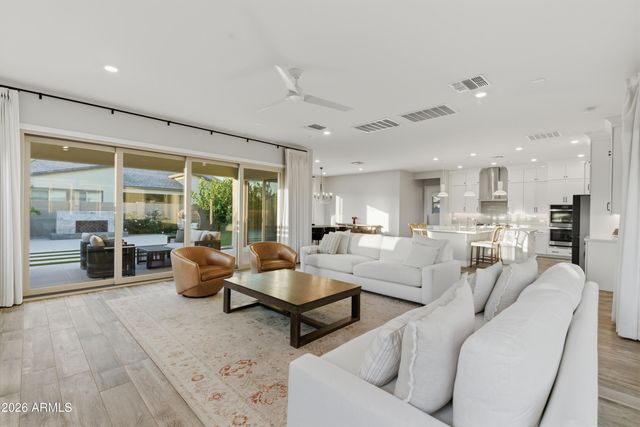 1290 E FICUS Way, Gilbert, AZ 85298