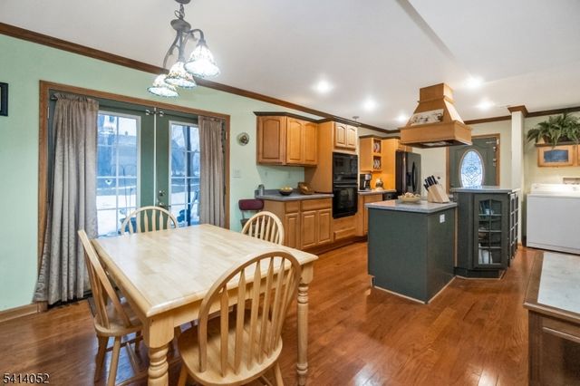 203 Powderhorn Dr, Lopatcong Twp., NJ 08865