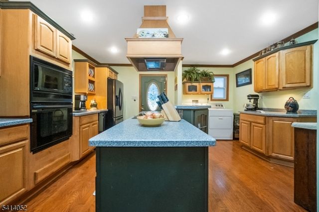 203 Powderhorn Dr, Lopatcong Twp., NJ 08865