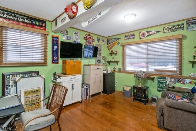 203 Powderhorn Dr, Lopatcong Twp., NJ 08865