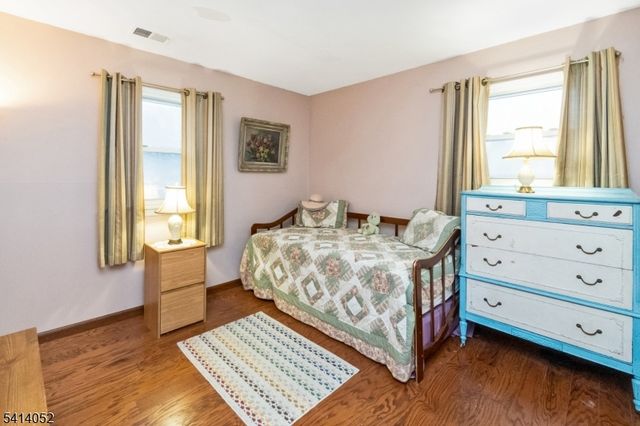 203 Powderhorn Dr, Lopatcong Twp., NJ 08865