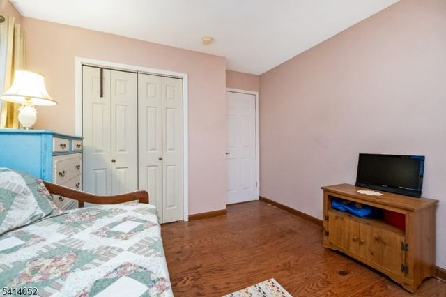 203 Powderhorn Dr, Lopatcong Twp., NJ 08865