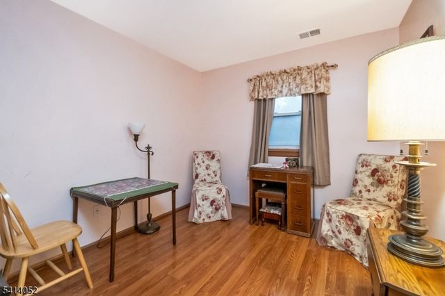 203 Powderhorn Dr, Lopatcong Twp., NJ 08865