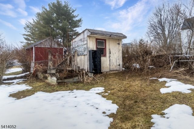 203 Powderhorn Dr, Lopatcong Twp., NJ 08865