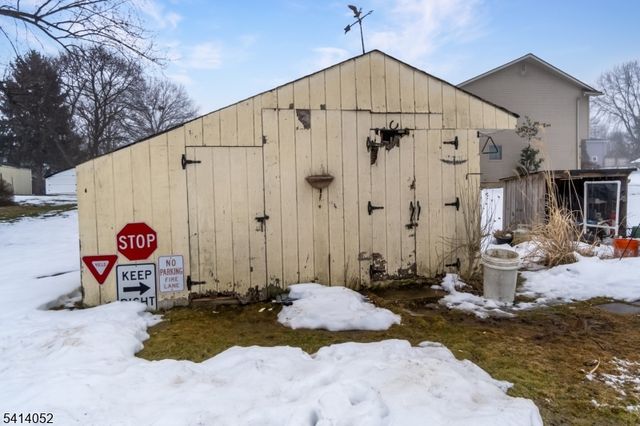 203 Powderhorn Dr, Lopatcong Twp., NJ 08865