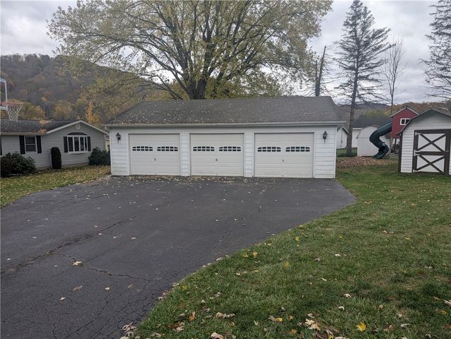 7 Louette Drive, Bradford Town, PA 16701