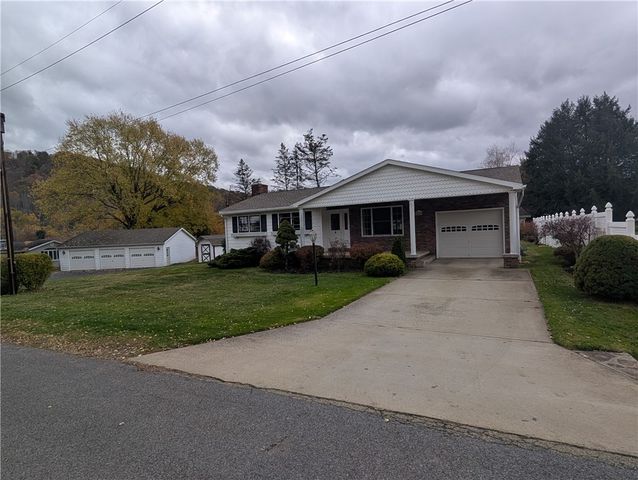 7 Louette Drive, Bradford Town, PA 16701
