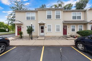 651 W Liberty Street B, Wauconda, IL 60084