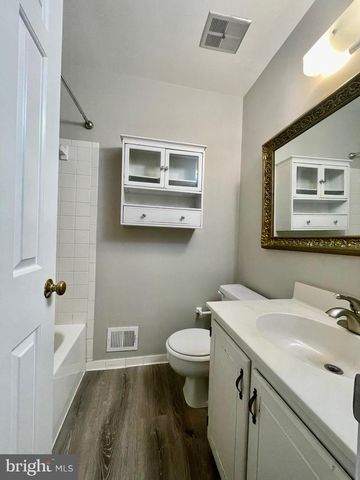 613 N ABINGDON ST, Arlington, VA 22203