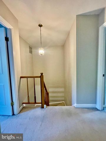 613 N ABINGDON ST, Arlington, VA 22203