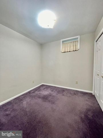 613 N ABINGDON ST, Arlington, VA 22203