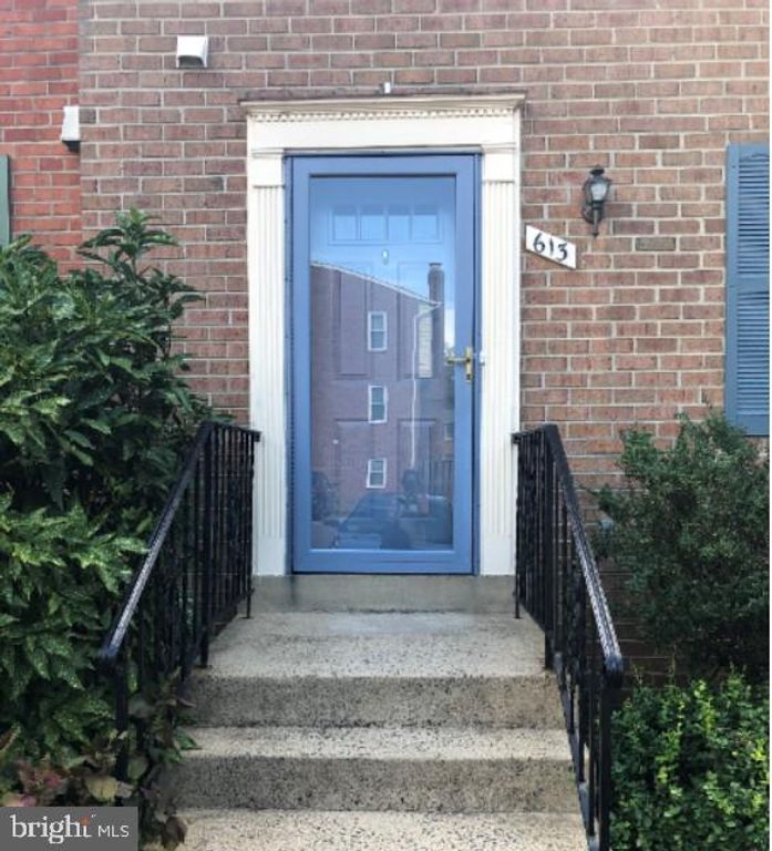 613 N ABINGDON ST, Arlington, VA 22203