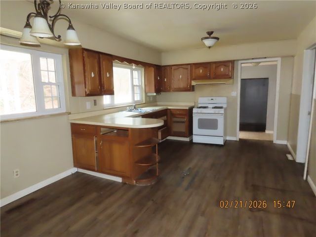 2122 Valley Grove Road, Charleston, WV 25311