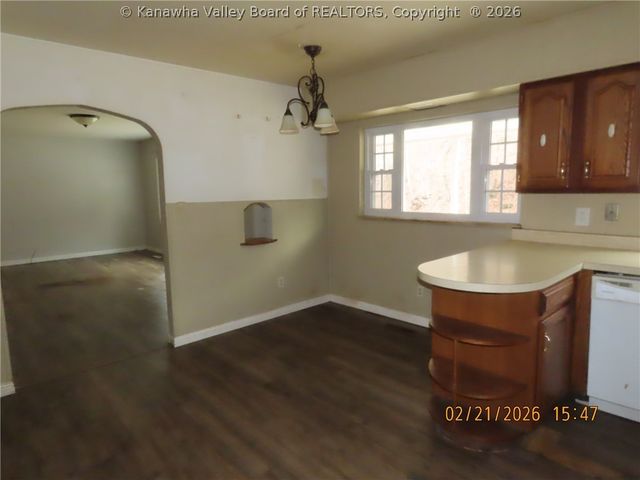 2122 Valley Grove Road, Charleston, WV 25311