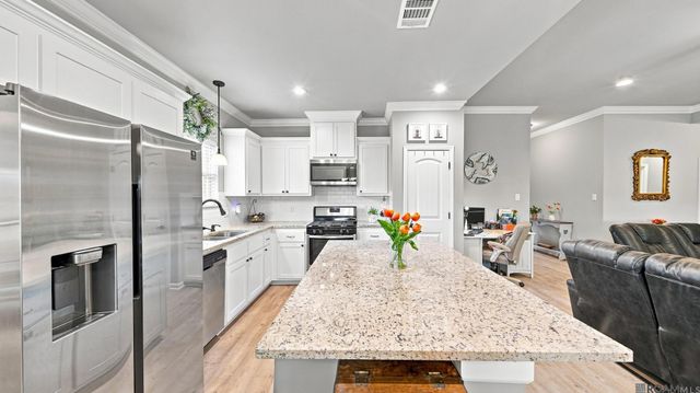 4755 E Sunset Loop, Addis, LA 70710