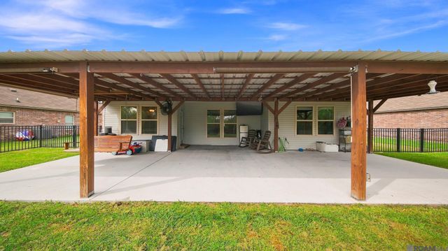 4755 E Sunset Loop, Addis, LA 70710