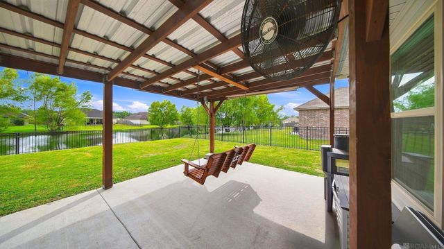 4755 E Sunset Loop, Addis, LA 70710
