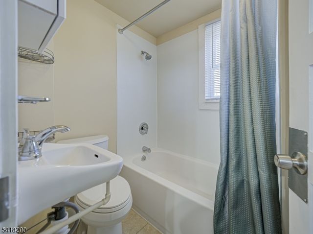 1320 Knopf St, Manville Boro, NJ 08835