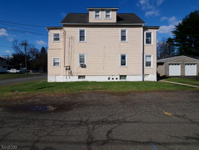 1320 Knopf St, Manville Boro, NJ 08835