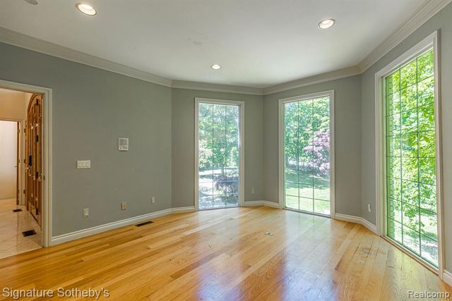 2855 Cranbrook Ridge Court, Rochester Hills, MI 48306
