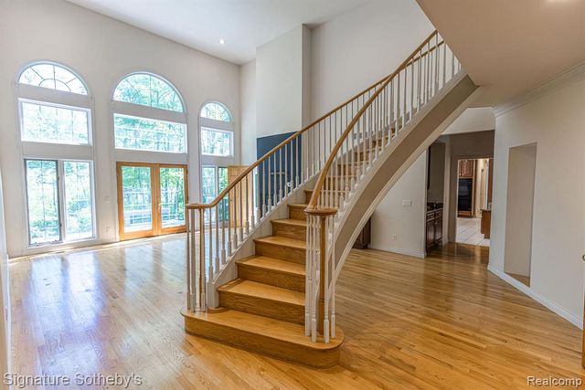 2855 Cranbrook Ridge Court, Rochester Hills, MI 48306