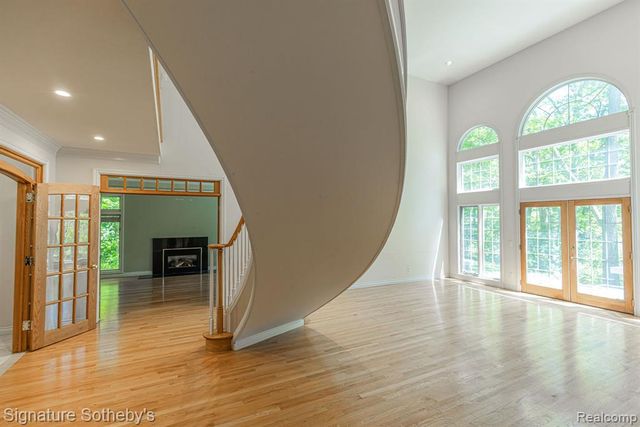 2855 Cranbrook Ridge Court, Rochester Hills, MI 48306