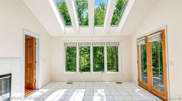2855 Cranbrook Ridge Court, Rochester Hills, MI 48306