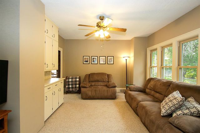 211 Horace Avenue E, Dassel, MN 55325