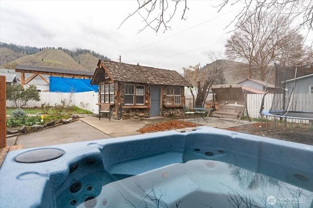 225 S Division Street, Cashmere, WA 98815