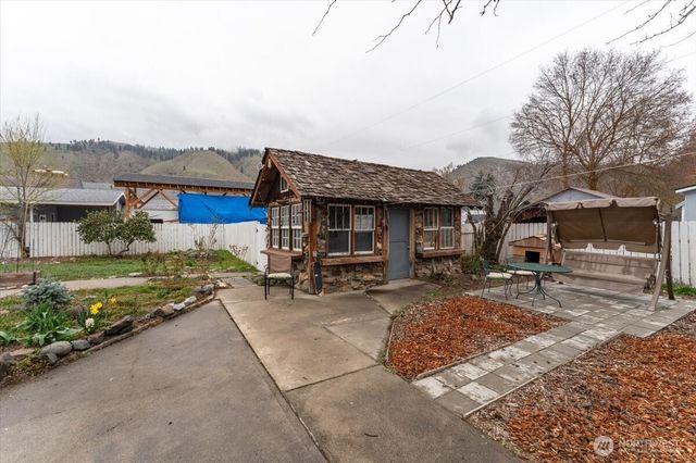 225 S Division Street, Cashmere, WA 98815