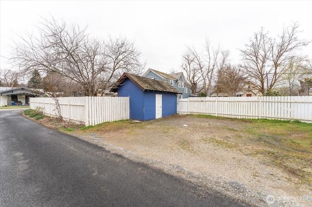 225 S Division Street, Cashmere, WA 98815