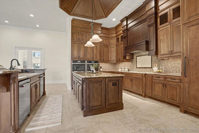 17743 E Red Hawk Road, Owasso, OK 74055