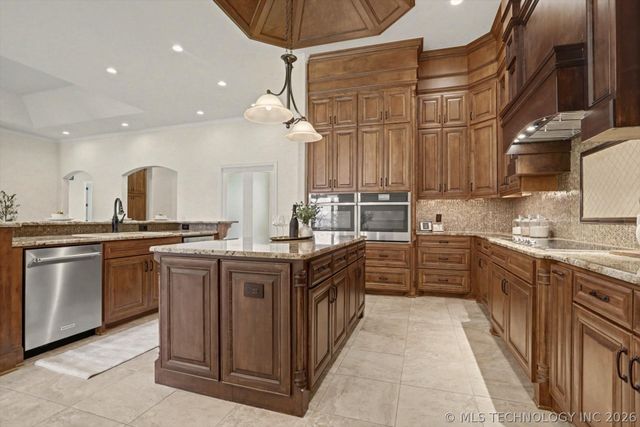 17743 E Red Hawk Road, Owasso, OK 74055