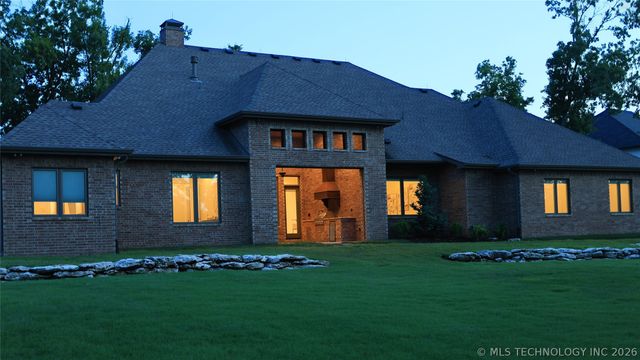 17743 E Red Hawk Road, Owasso, OK 74055