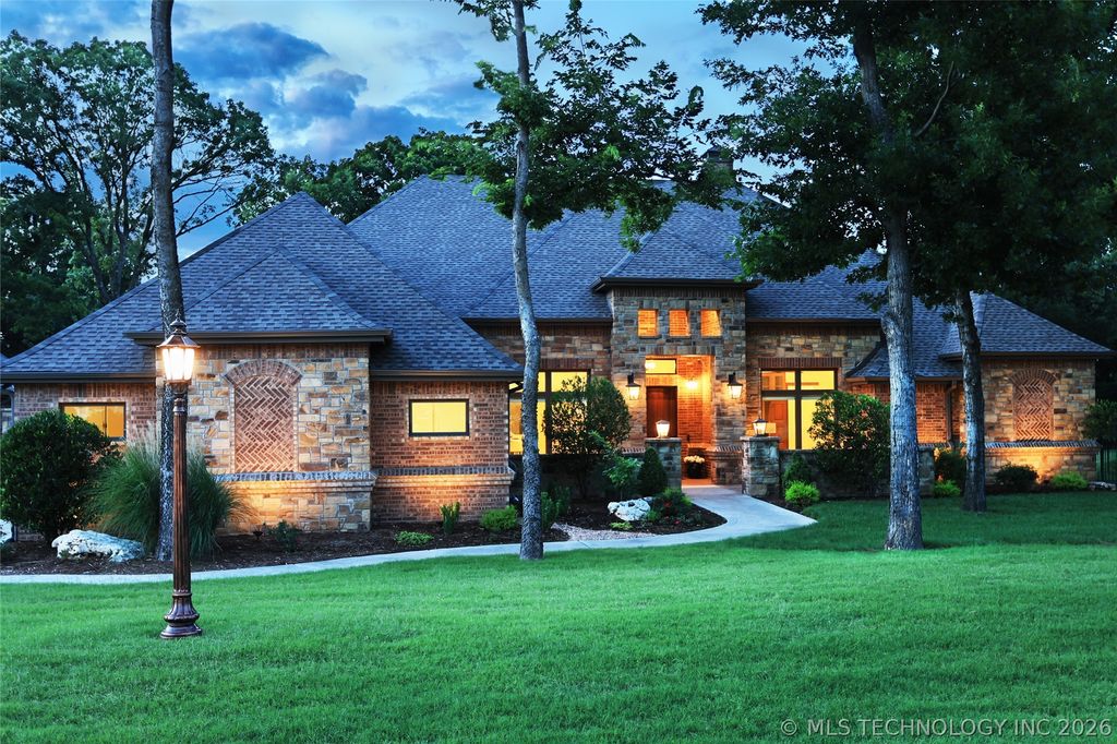 17743 E Red Hawk Road, Owasso, OK 74055
